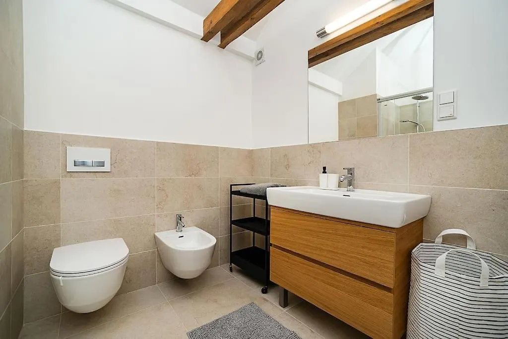 Apartamento Fantastic Attic Apt With Big Terrace Praga
