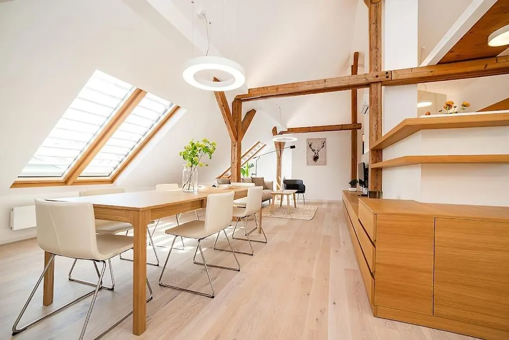 Fantastic Attic Apt With Big Terrace Praga Apartamento