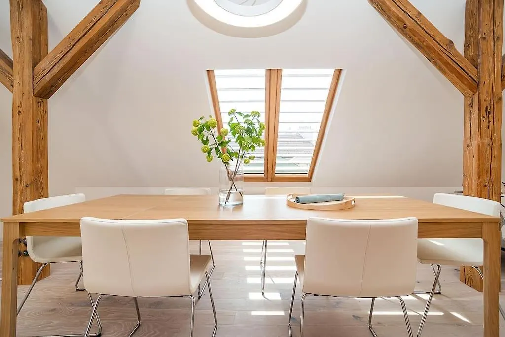Apartamento Fantastic Attic Apt With Big Terrace Praga